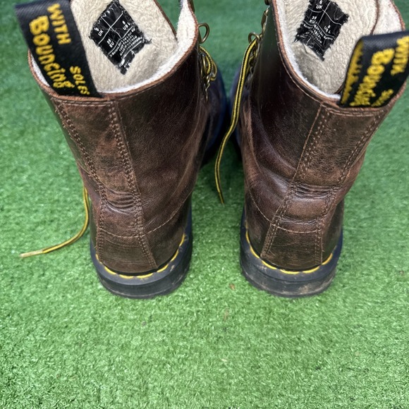 Dr. Martens 1460 Pascal Boots Men's 8, Brown Leather Combat Lace-Up AirWair - Picture 9 of 11